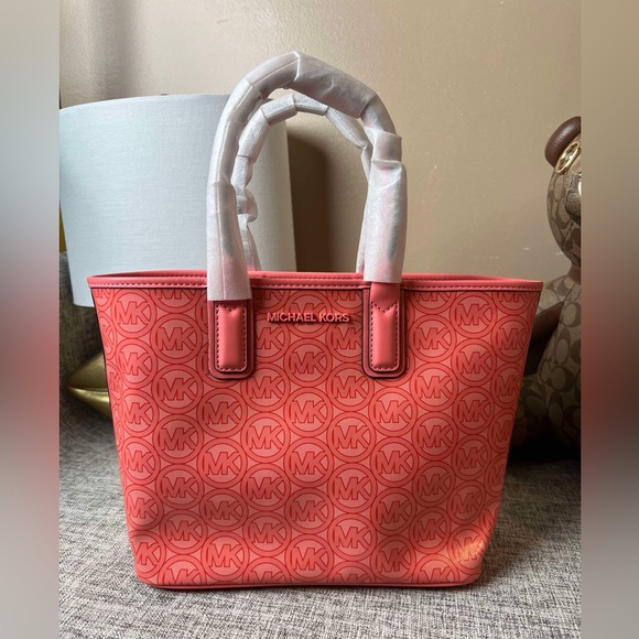 $99(NWT)Michael Kors Jodie Small Tote Bag In Signature Mk print - Picture 14 of 17